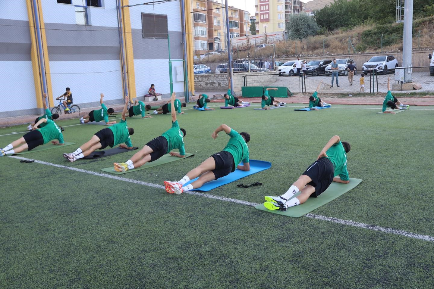 Yahyalıspor sezonu açtı
