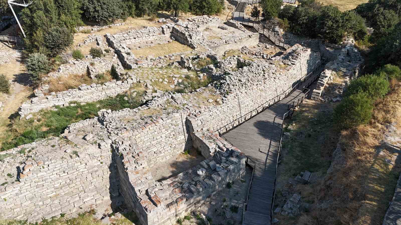 Troya Ören Yeri Kazılarında, Troya Savaşı’nın izleri aranıyor
