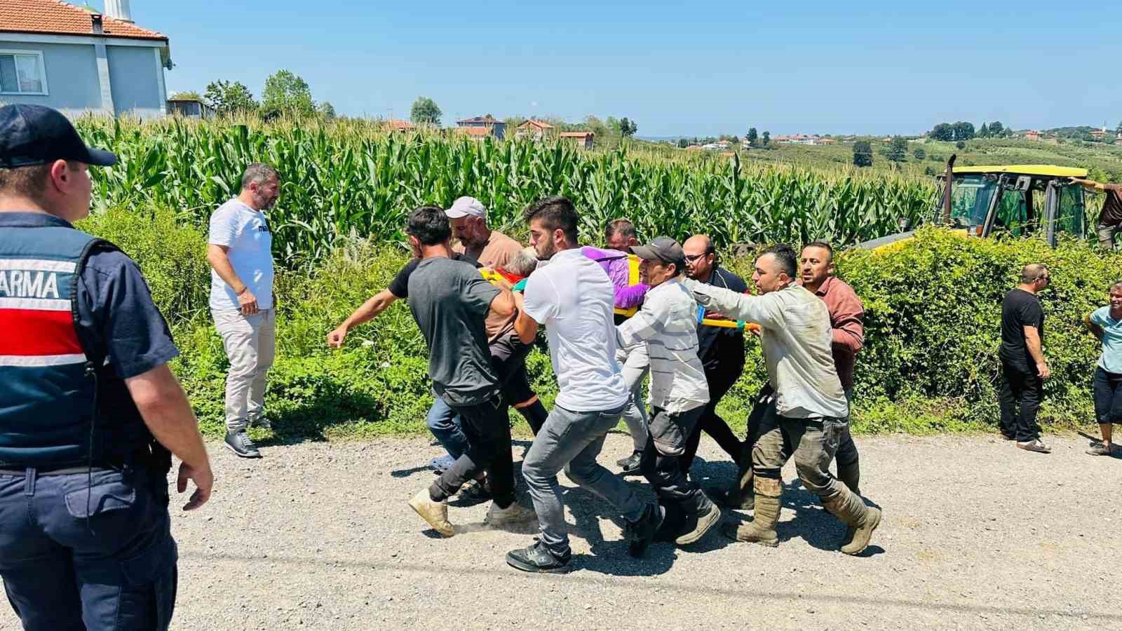 Kontrolden çıkan traktör devrildi: 1 ölü, 3 yaralı
