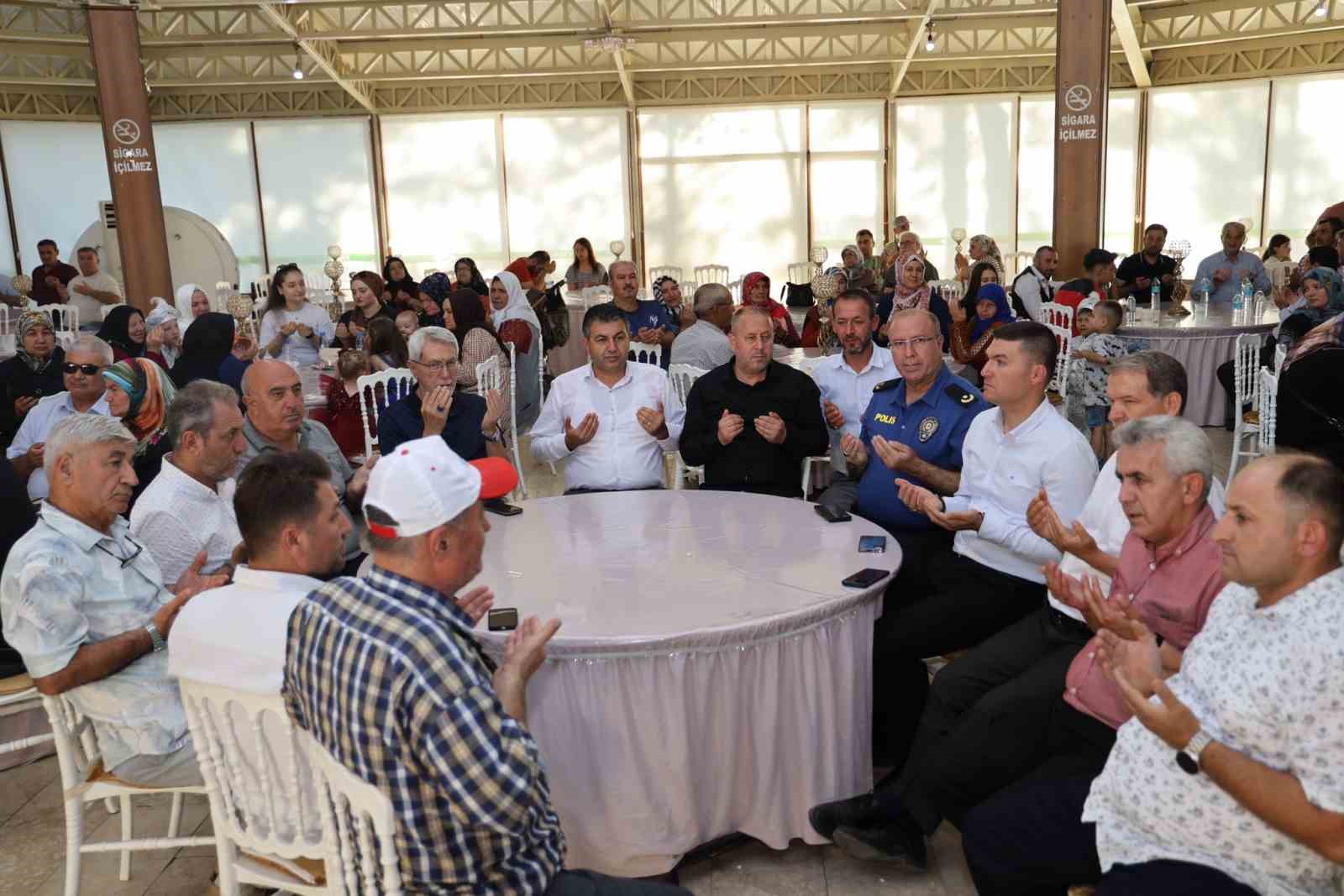 Kütahya Gediz’de festival etkinlikleri çerçevesinde 12 çocuk sünnet ettirildi
