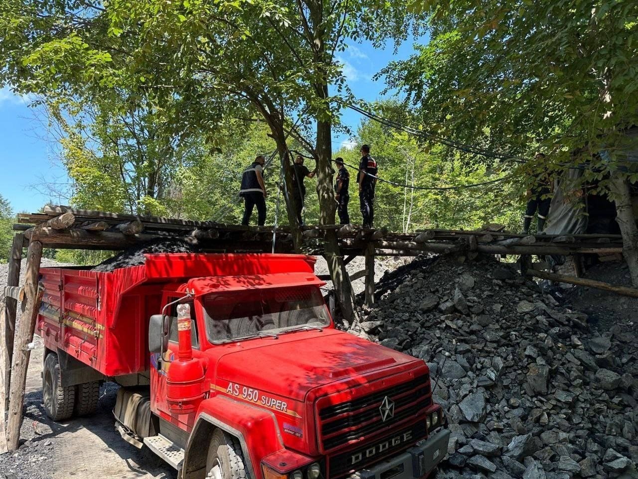 Zonguldak’ta andarma ve polisin denetimleri sürüyor
