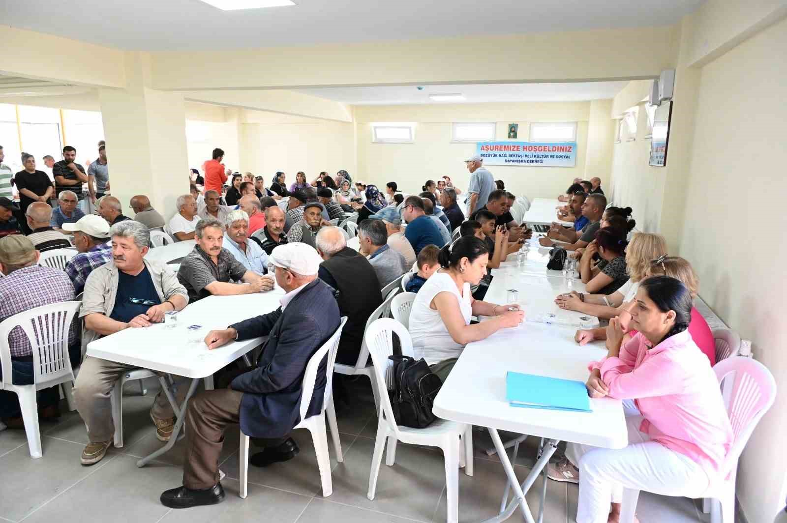 Bozüyük Cemevi’nden aşure ikramı
