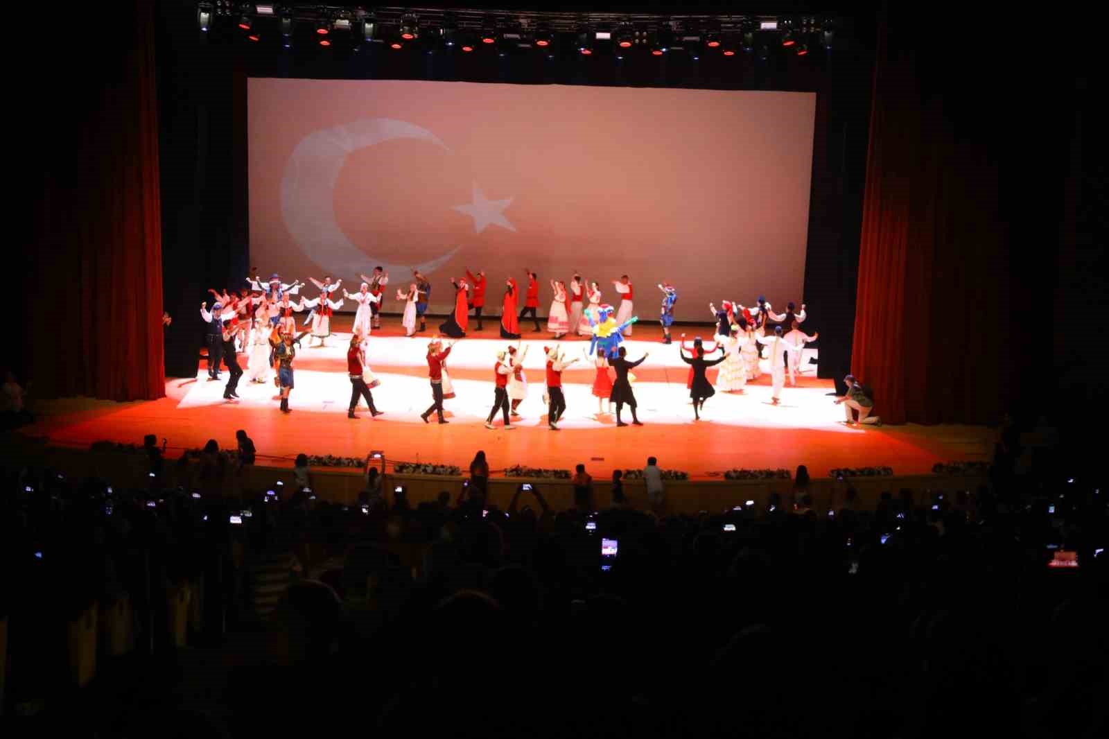 Denizli 18. Uluslararası Halk Dansları Festivali sona erdi
