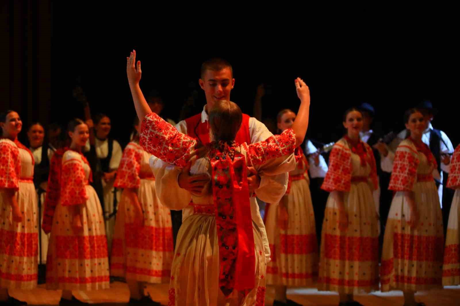 Denizli 18. Uluslararası Halk Dansları Festivali sona erdi
