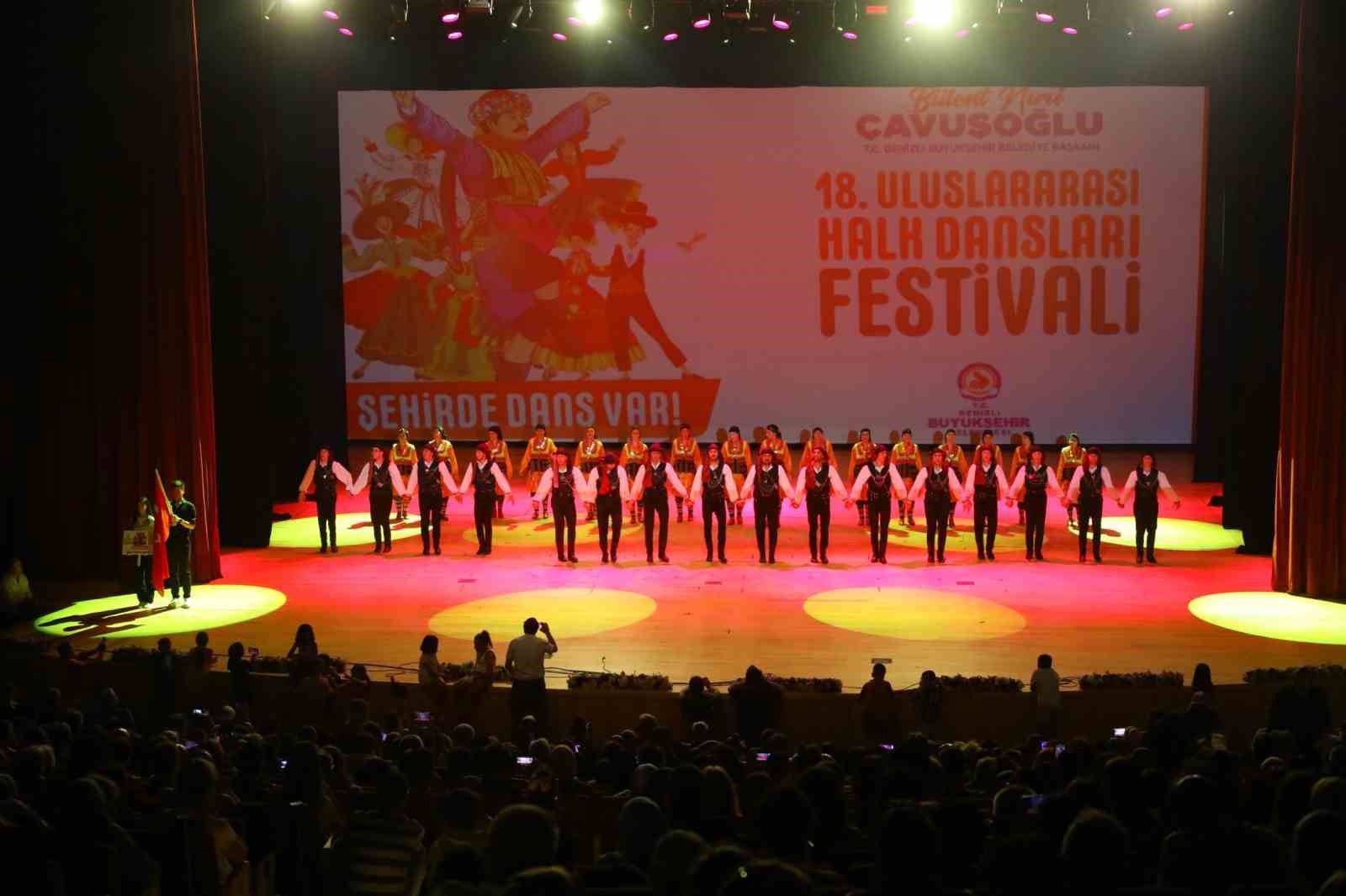 Denizli 18. Uluslararası Halk Dansları Festivali sona erdi
