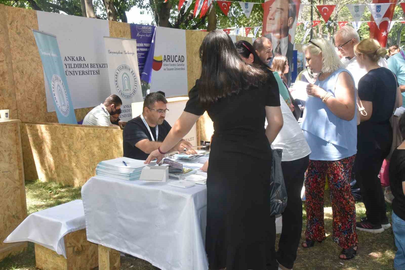 Düzce Üniversitesi, 3. üniversite tanıtım ve tercih günlerinde yer aldı
