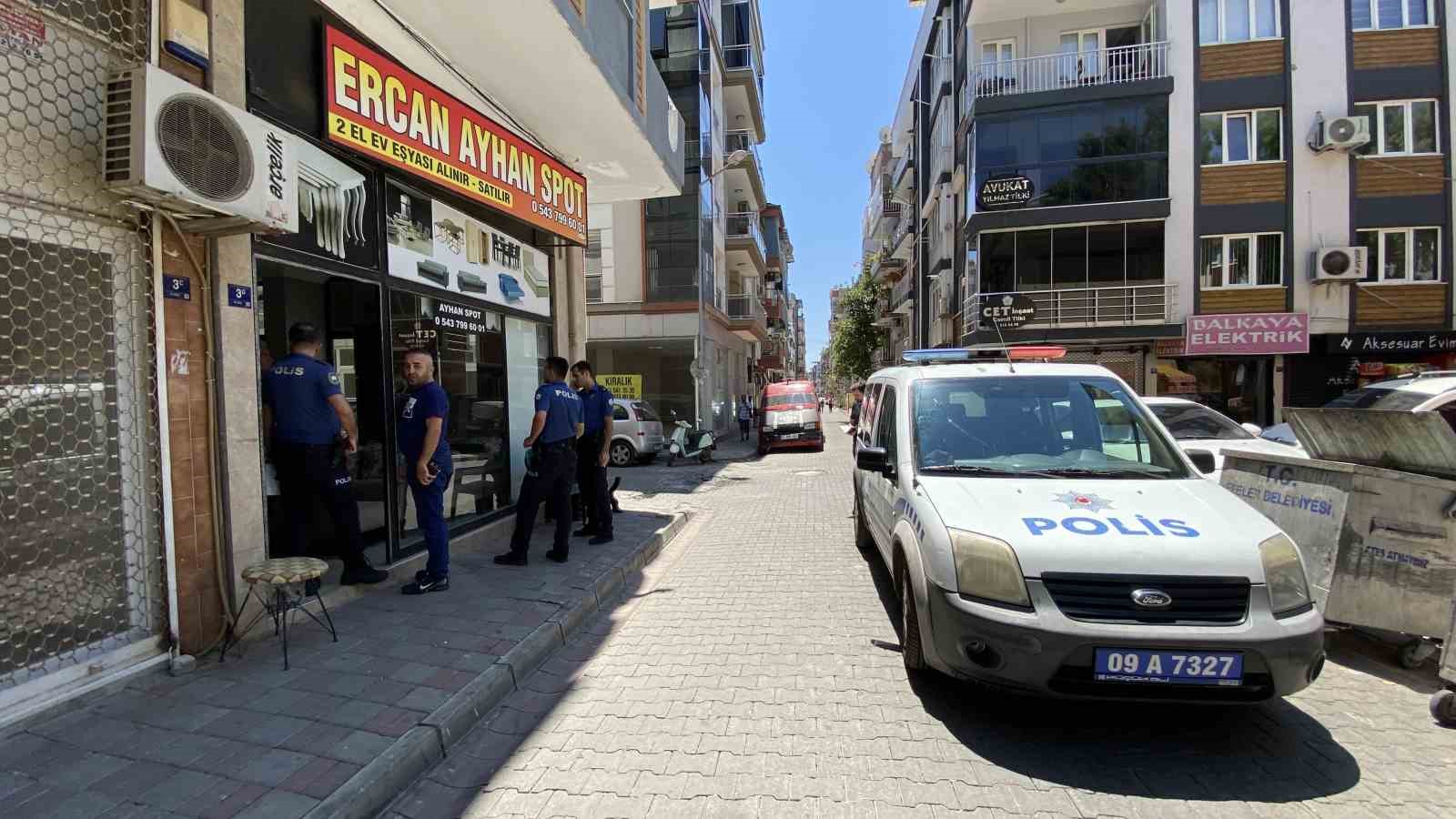 Camdaki çatlaklar polis ekiplerini harekete geçirdi
