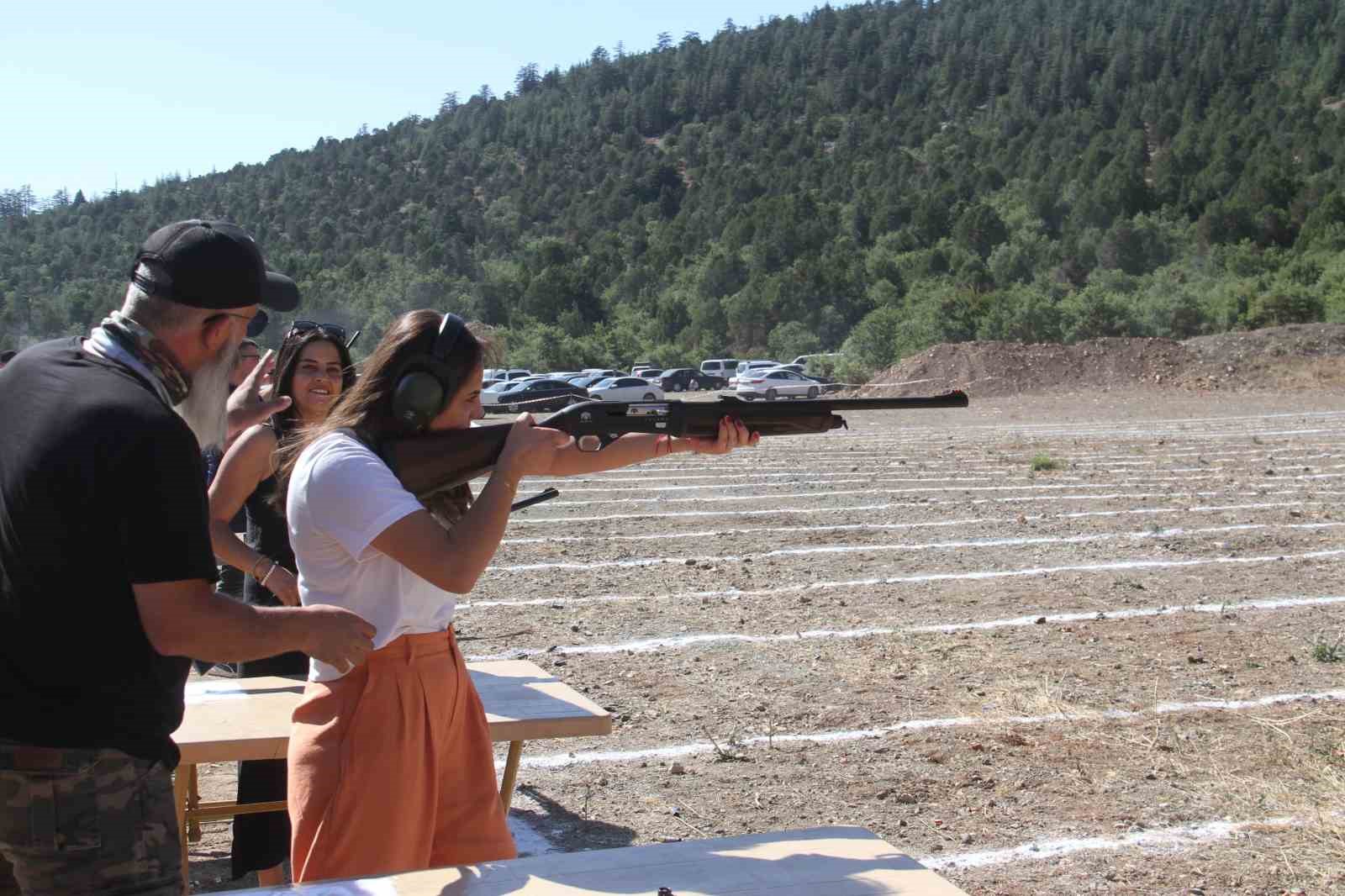 Türkiye’nin atış tutkunları av tüfeği üretiminin merkezi Huğlu’da buluştu
