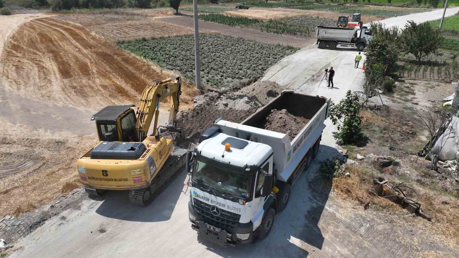 Balıkesir Büyükşehir, 4 ayda 30 kilometre yol yaptı
