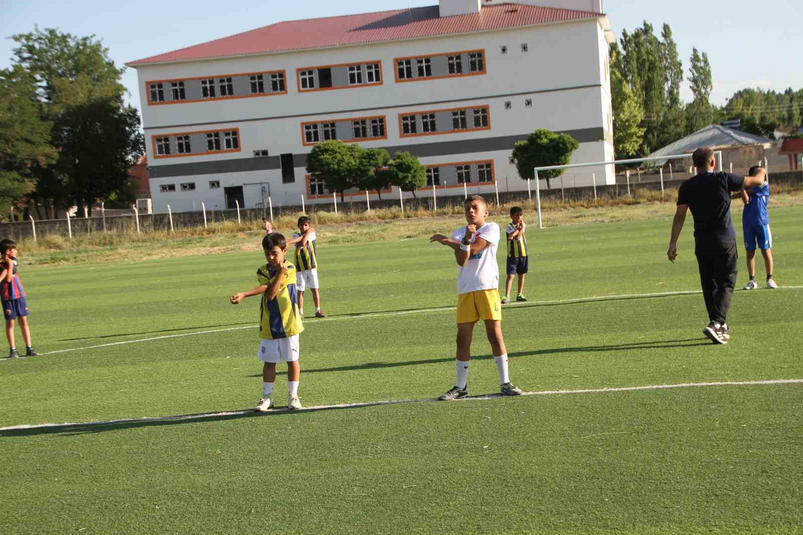 Malazgirt’te futbol akademisine büyük ilgi
