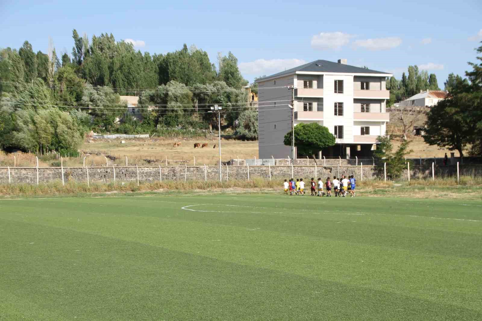 Malazgirt’te futbol akademisine büyük ilgi
