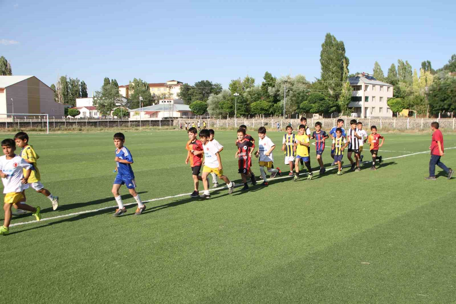 Malazgirt’te futbol akademisine büyük ilgi
