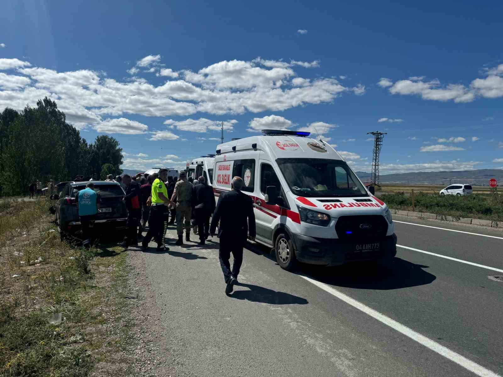 Ağrı’da trafik kazası:  13 yaralı
