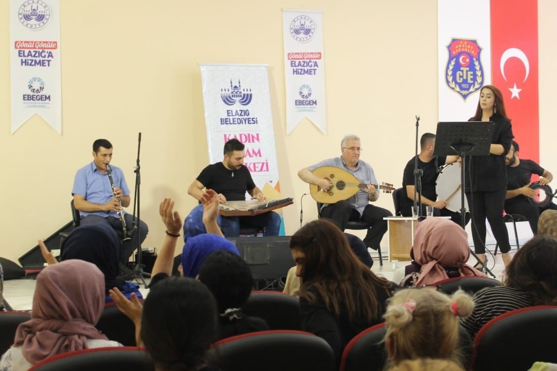 Elazığ Belediyesi, kadın hükümlüler için moral konseri düzenledi
