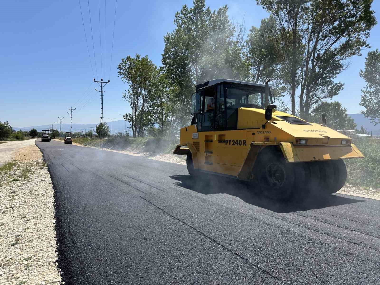 Dağkent’te yan yol yenileniyor
