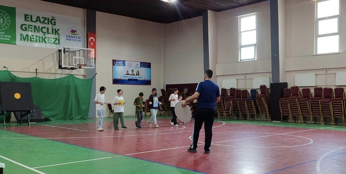 Elazığ’da gençlerden yaz okullarına yoğun  ilgi
