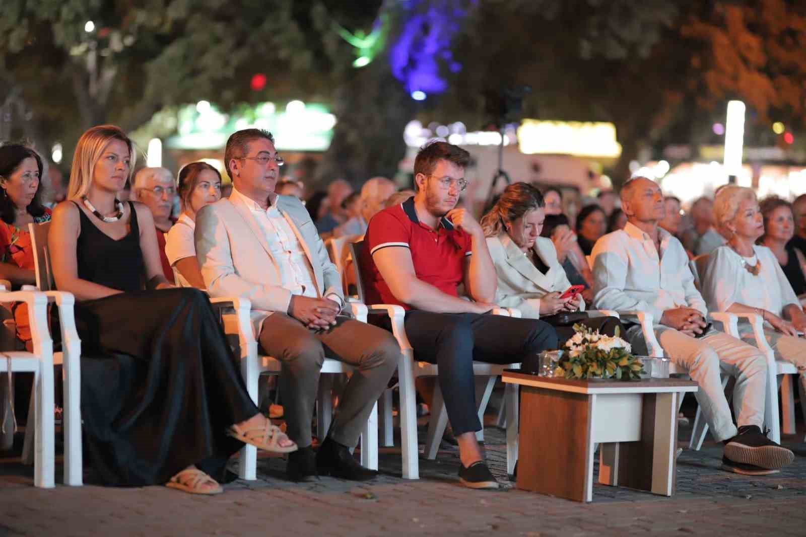 Burhaniye 5. Kitap Fuarında coşkulu final
