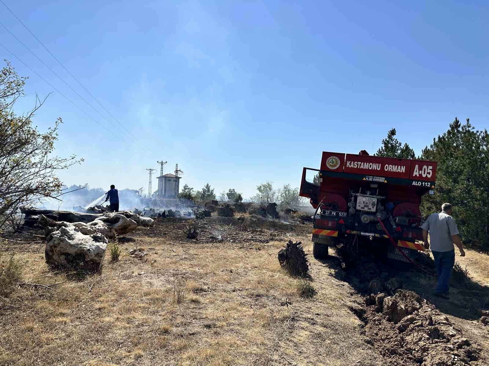 Kastamonu’da tarlada çıkan yangın ormana sıçradı: Hızlı müdahale ile söndürüldü
