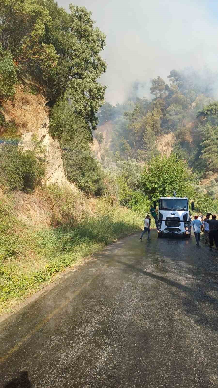 Aydın’daki yangına havadan ve karadan müdahale devam ediyor
