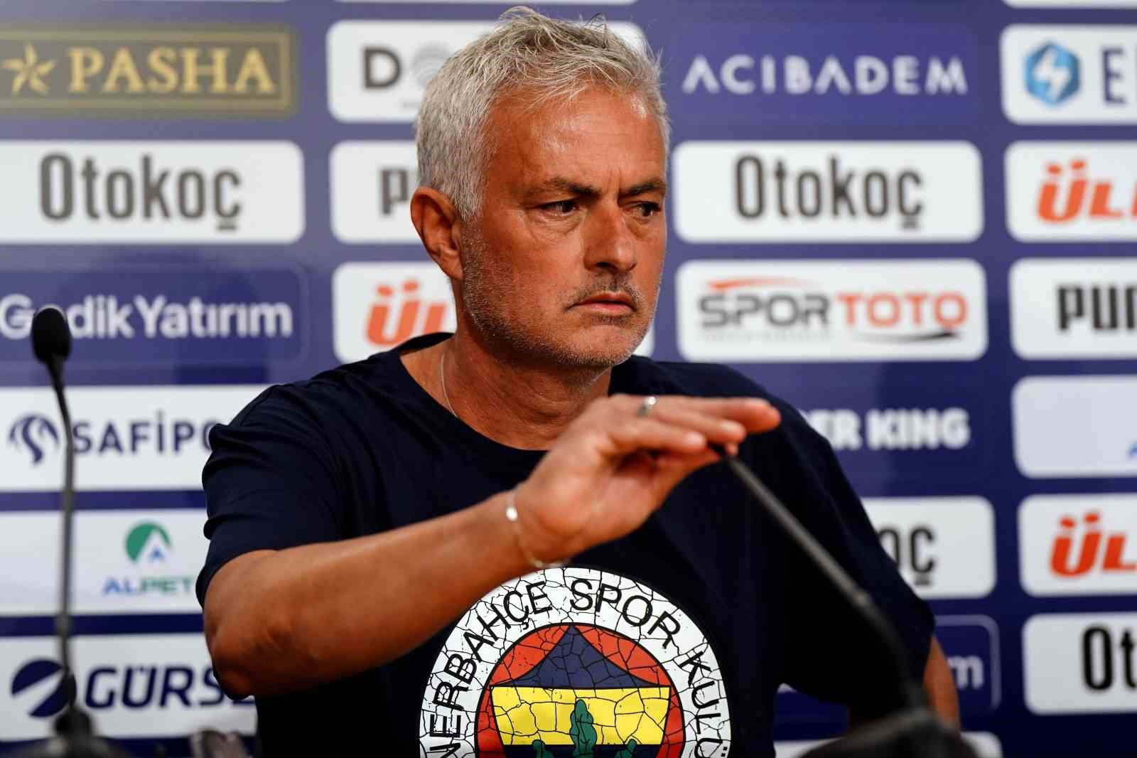 Jose Mourinho: “Avrupa’da 150-160 maçım var ama yarına ilk maçım gibi bakıyorum”
