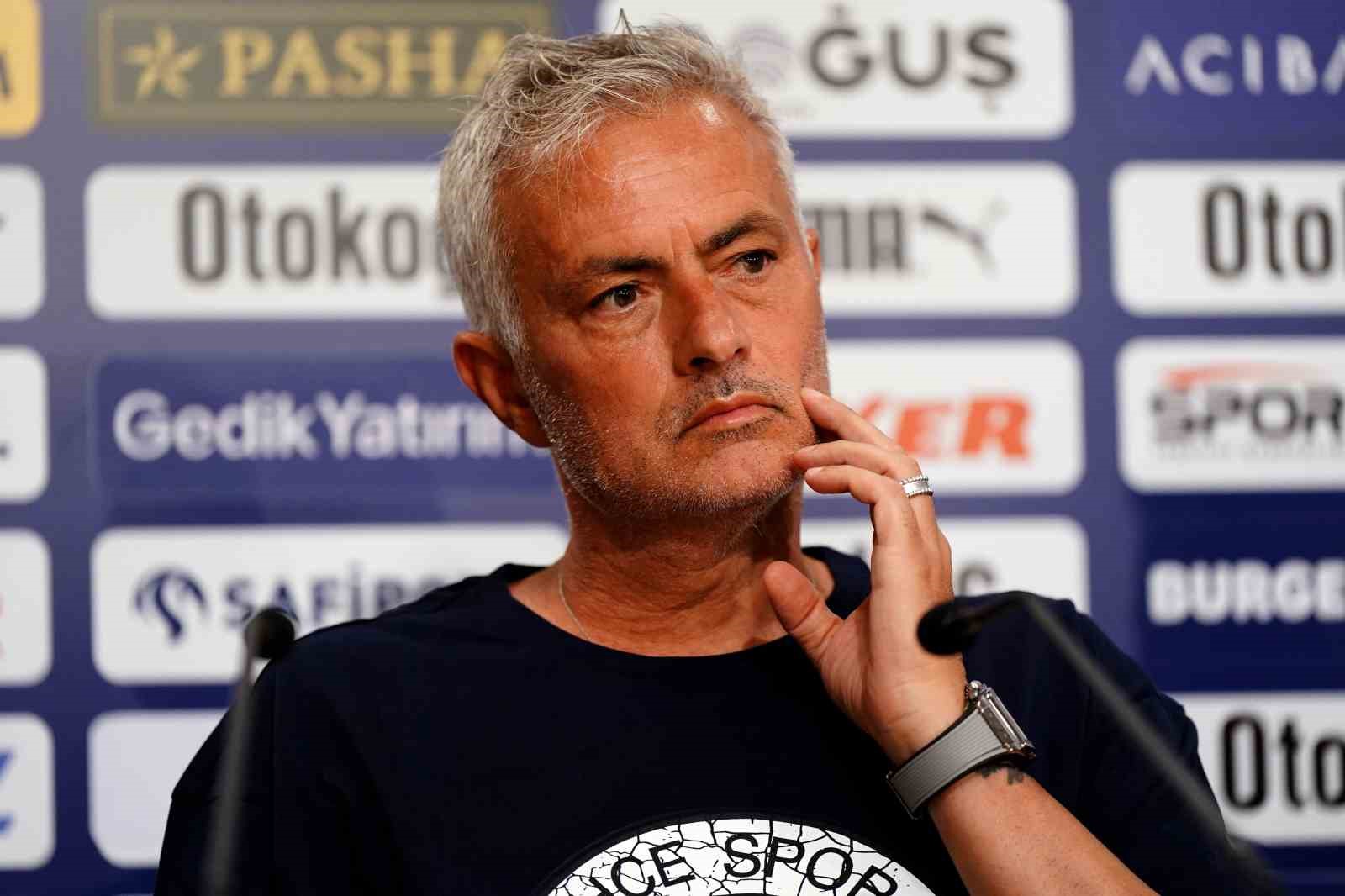 Jose Mourinho: “Avrupa’da 150-160 maçım var ama yarına ilk maçım gibi bakıyorum”
