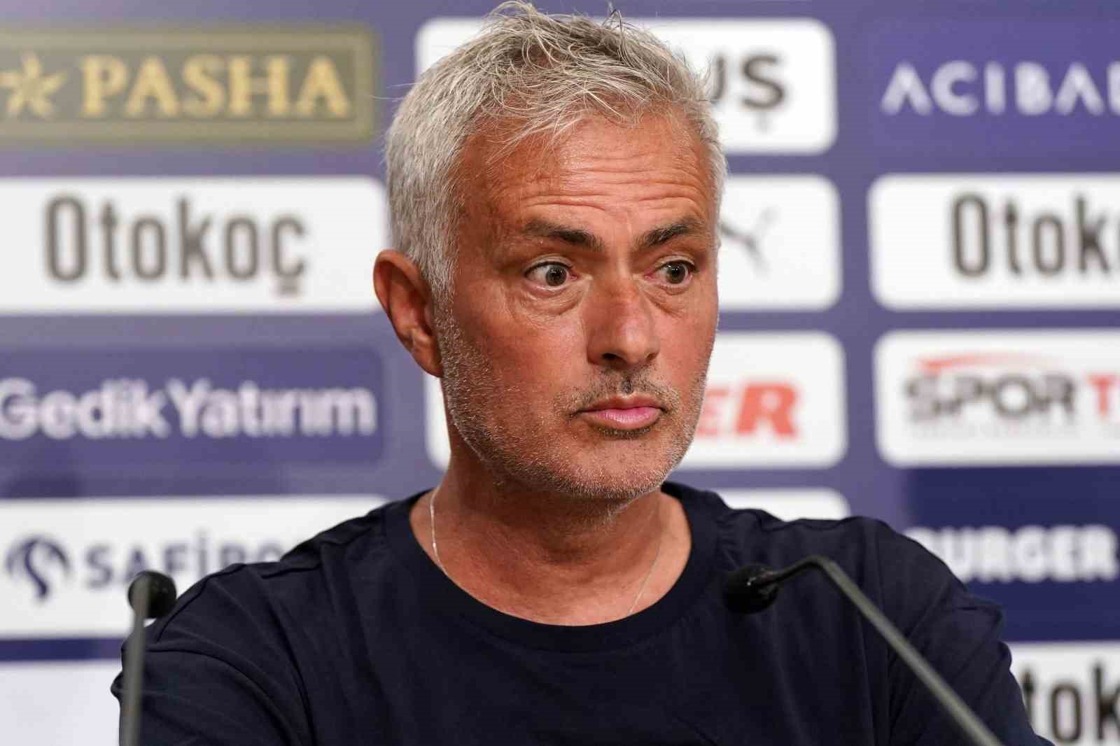 Jose Mourinho: “Avrupa’da 150-160 maçım var ama yarına ilk maçım gibi bakıyorum”
