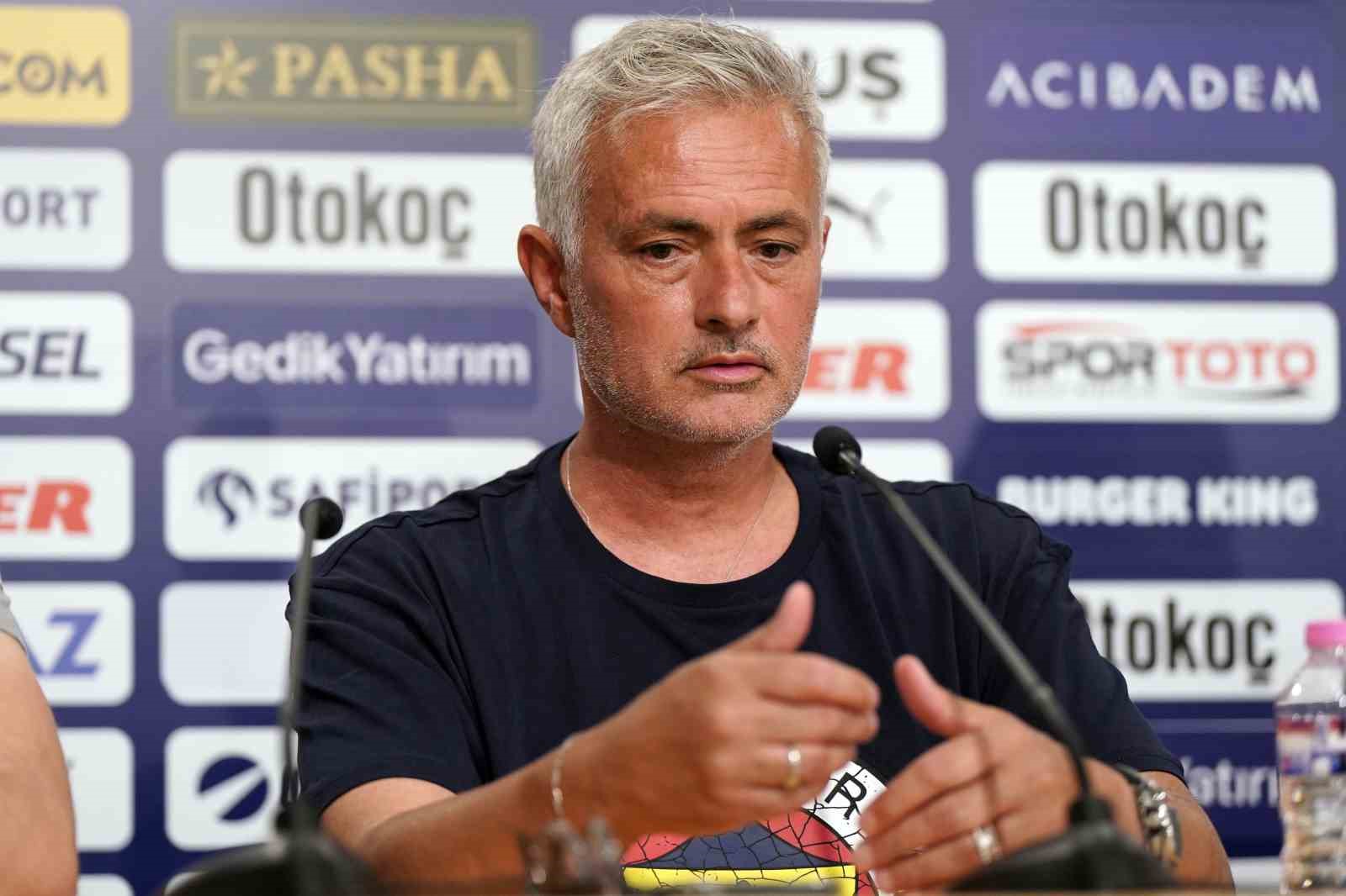 Jose Mourinho: “Avrupa’da 150-160 maçım var ama yarına ilk maçım gibi bakıyorum”
