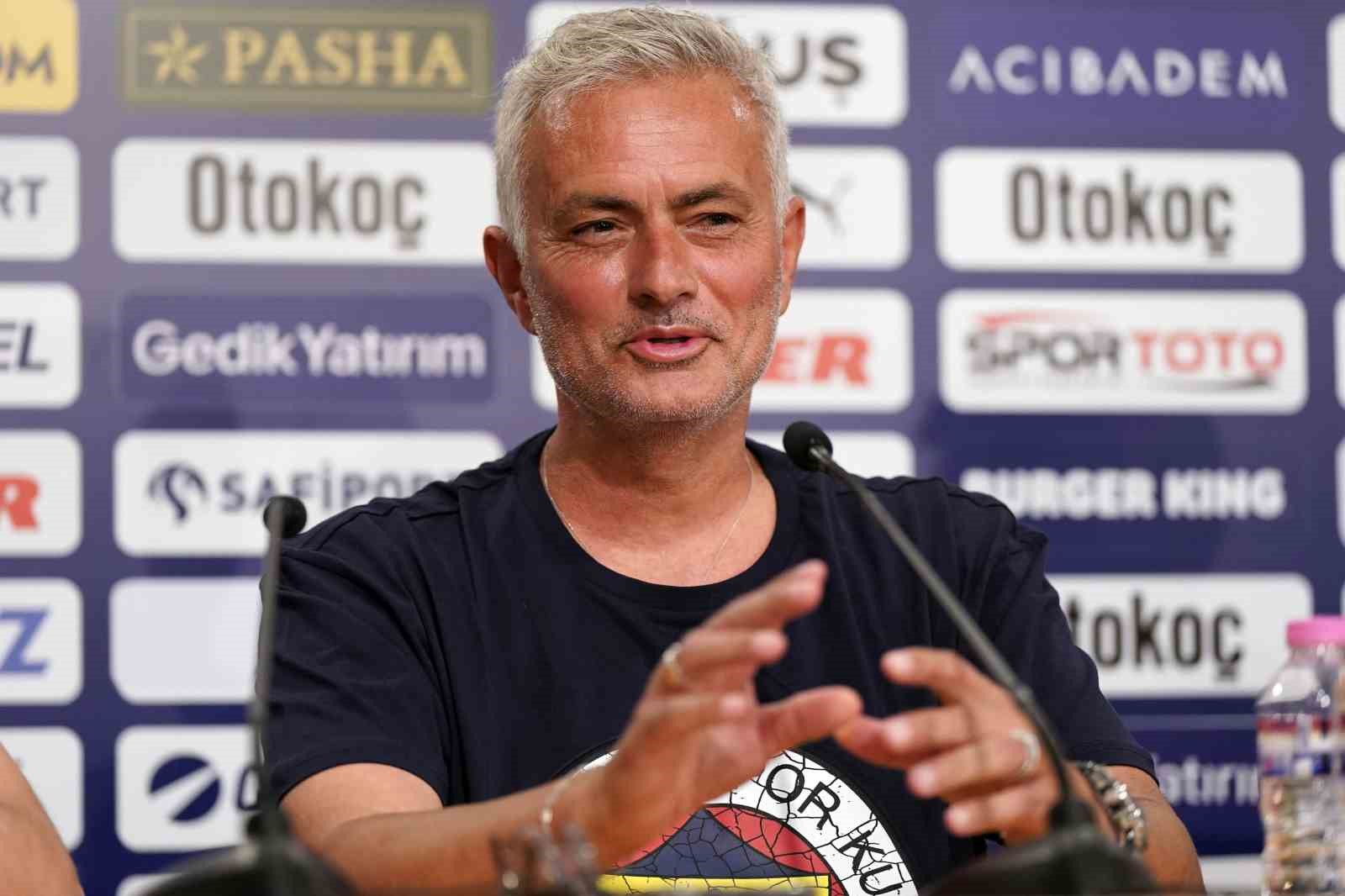 Jose Mourinho: “Avrupa’da 150-160 maçım var ama yarına ilk maçım gibi bakıyorum”
