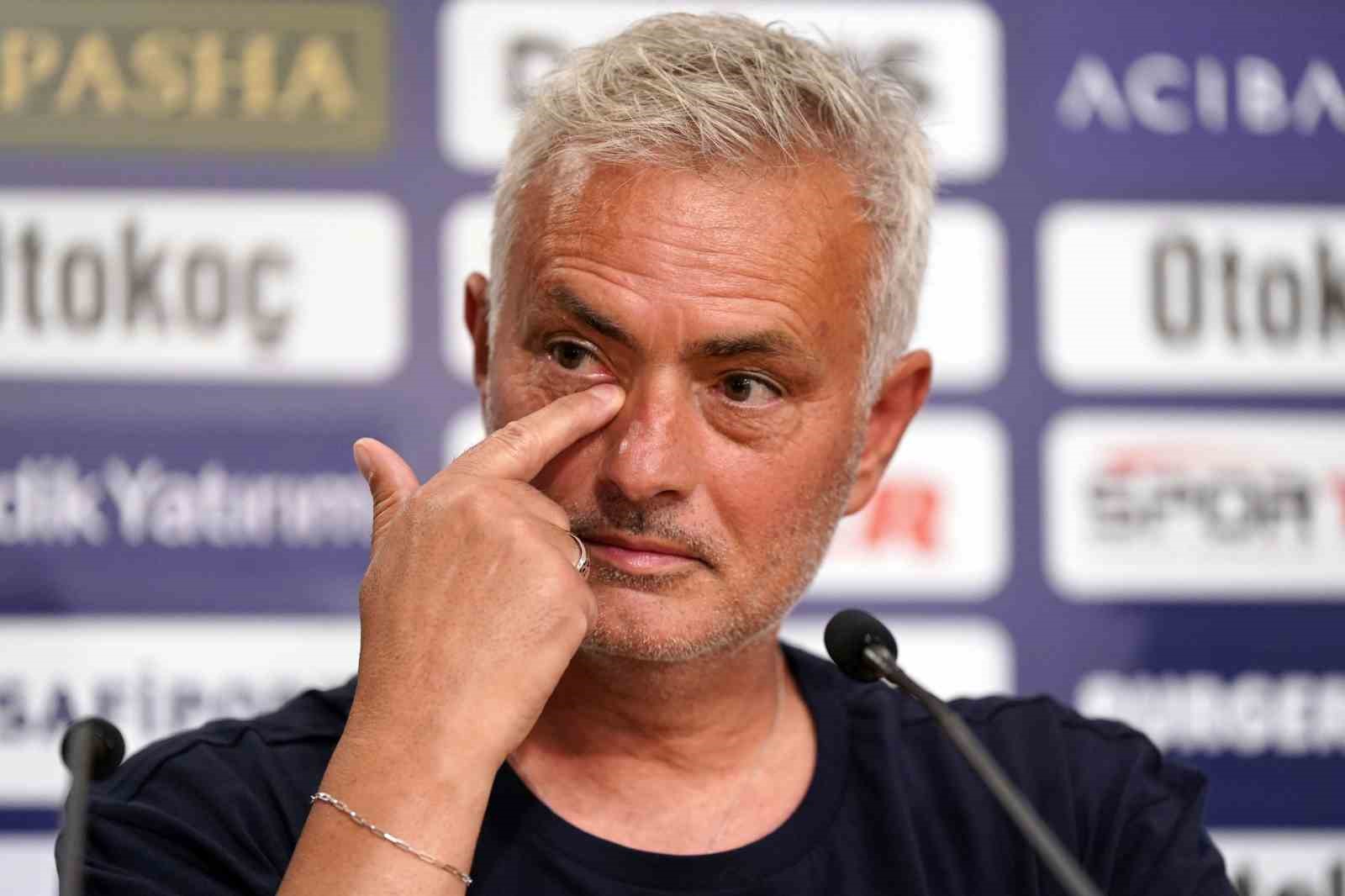 Jose Mourinho: “Avrupa’da 150-160 maçım var ama yarına ilk maçım gibi bakıyorum”
