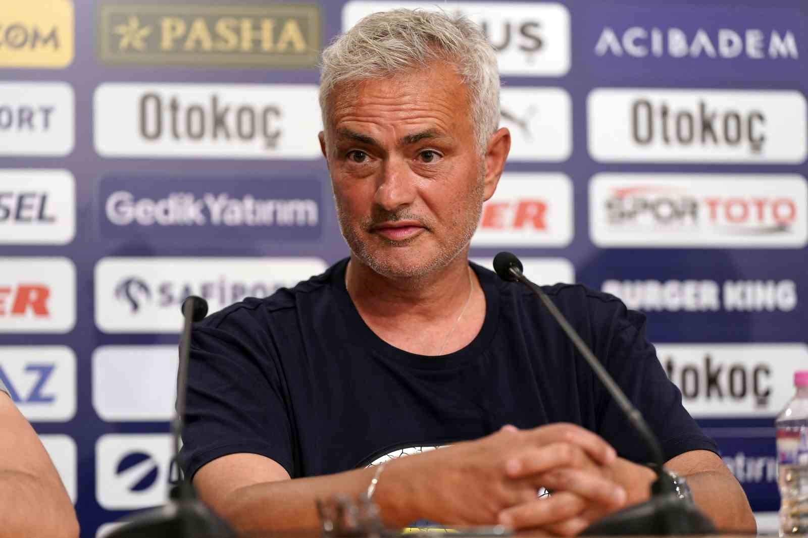 Jose Mourinho: “Avrupa’da 150-160 maçım var ama yarına ilk maçım gibi bakıyorum”
