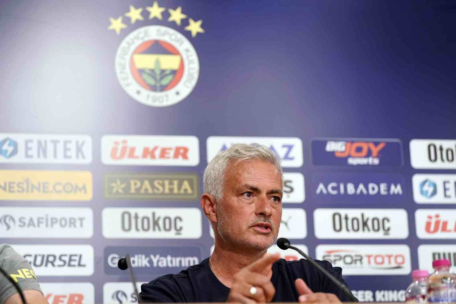 Jose Mourinho: “Avrupa’da 150-160 maçım var ama yarına ilk maçım gibi bakıyorum”
