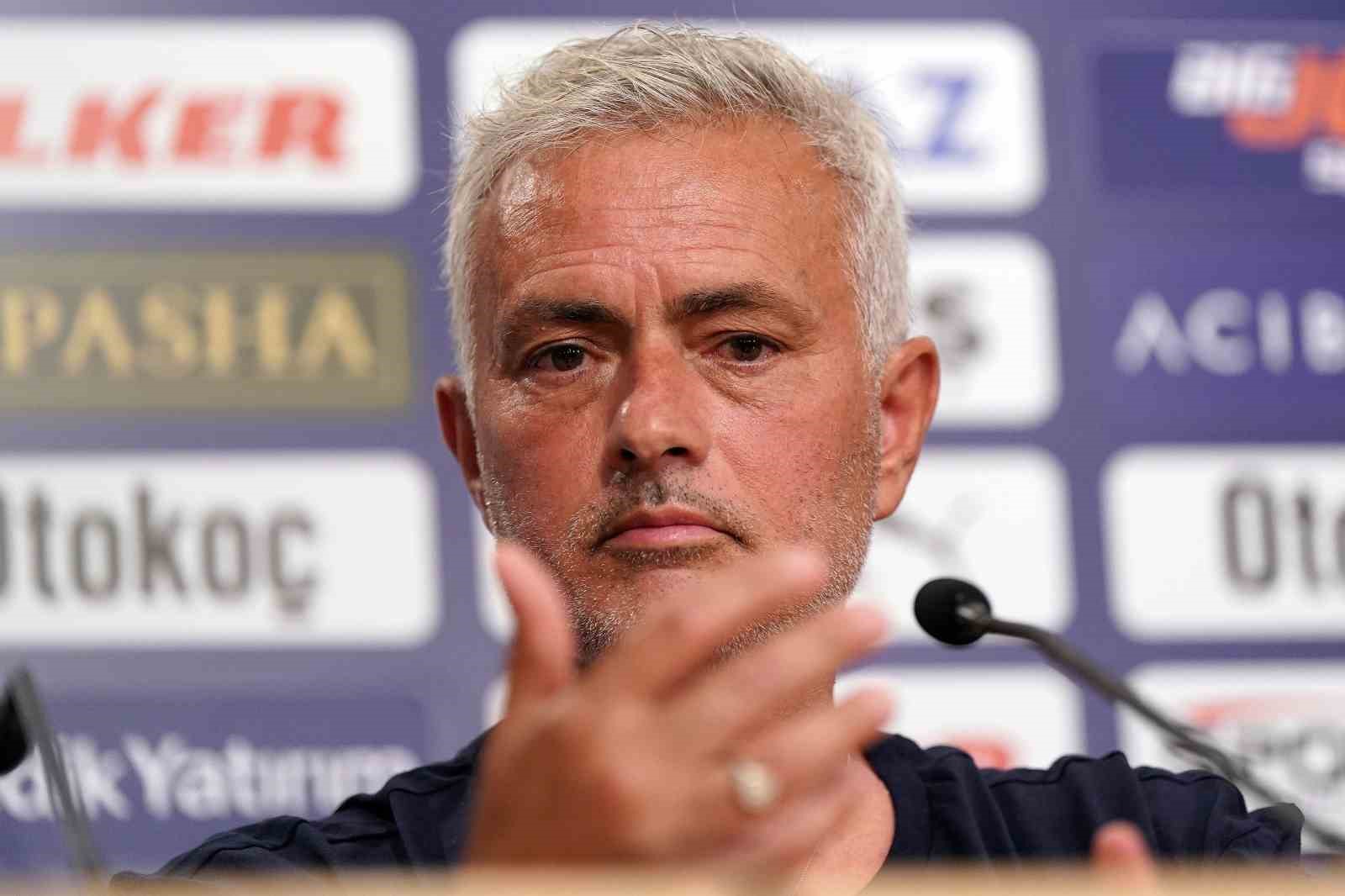 Jose Mourinho: “Avrupa’da 150-160 maçım var ama yarına ilk maçım gibi bakıyorum”
