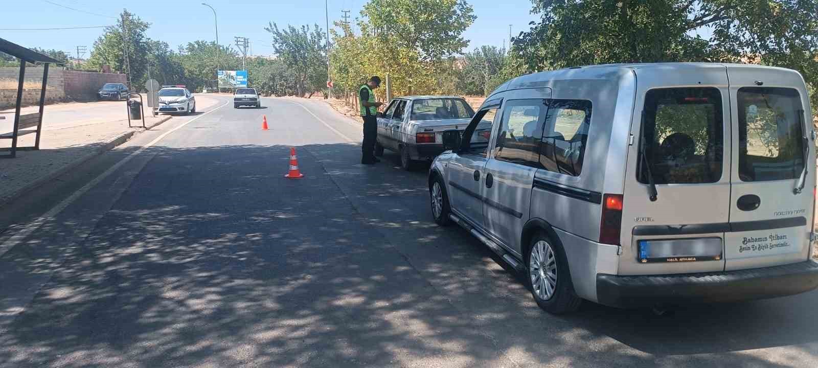 Gaziantep’te emniyet kemeri denetiminde 20 sürücüye ceza
