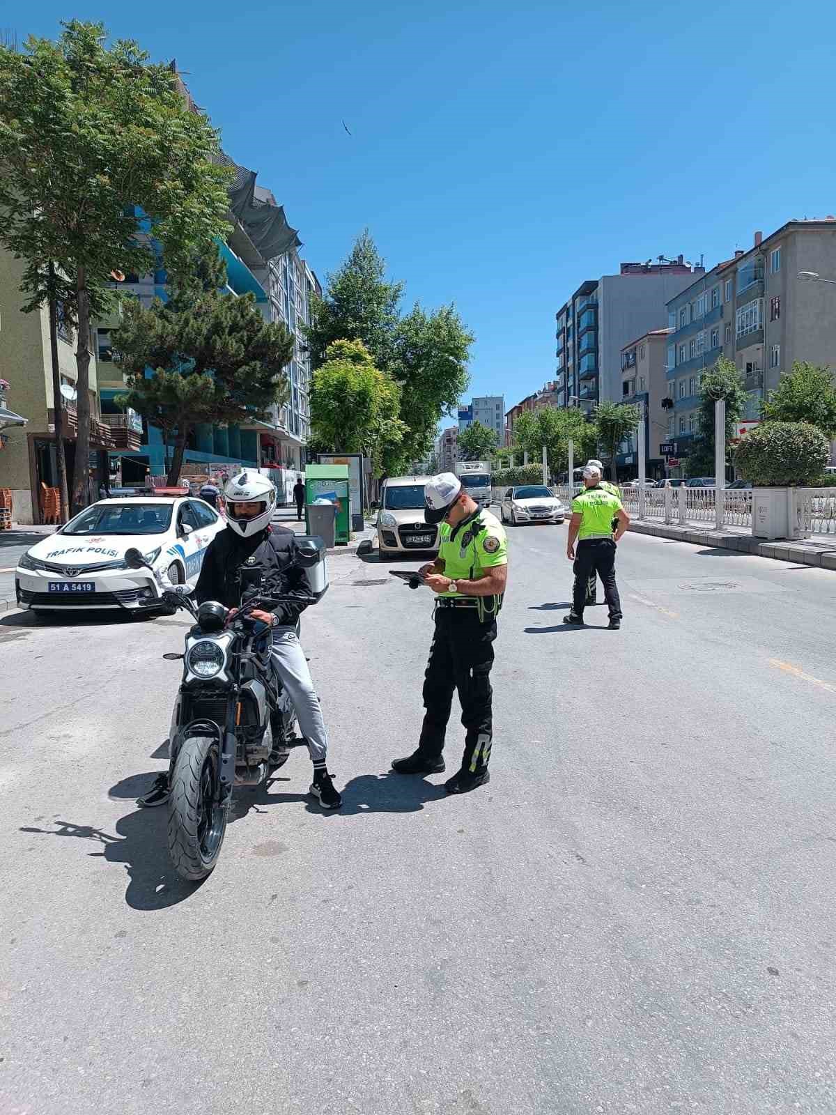 Niğde’de 103 motosiklet trafikten men edildi
