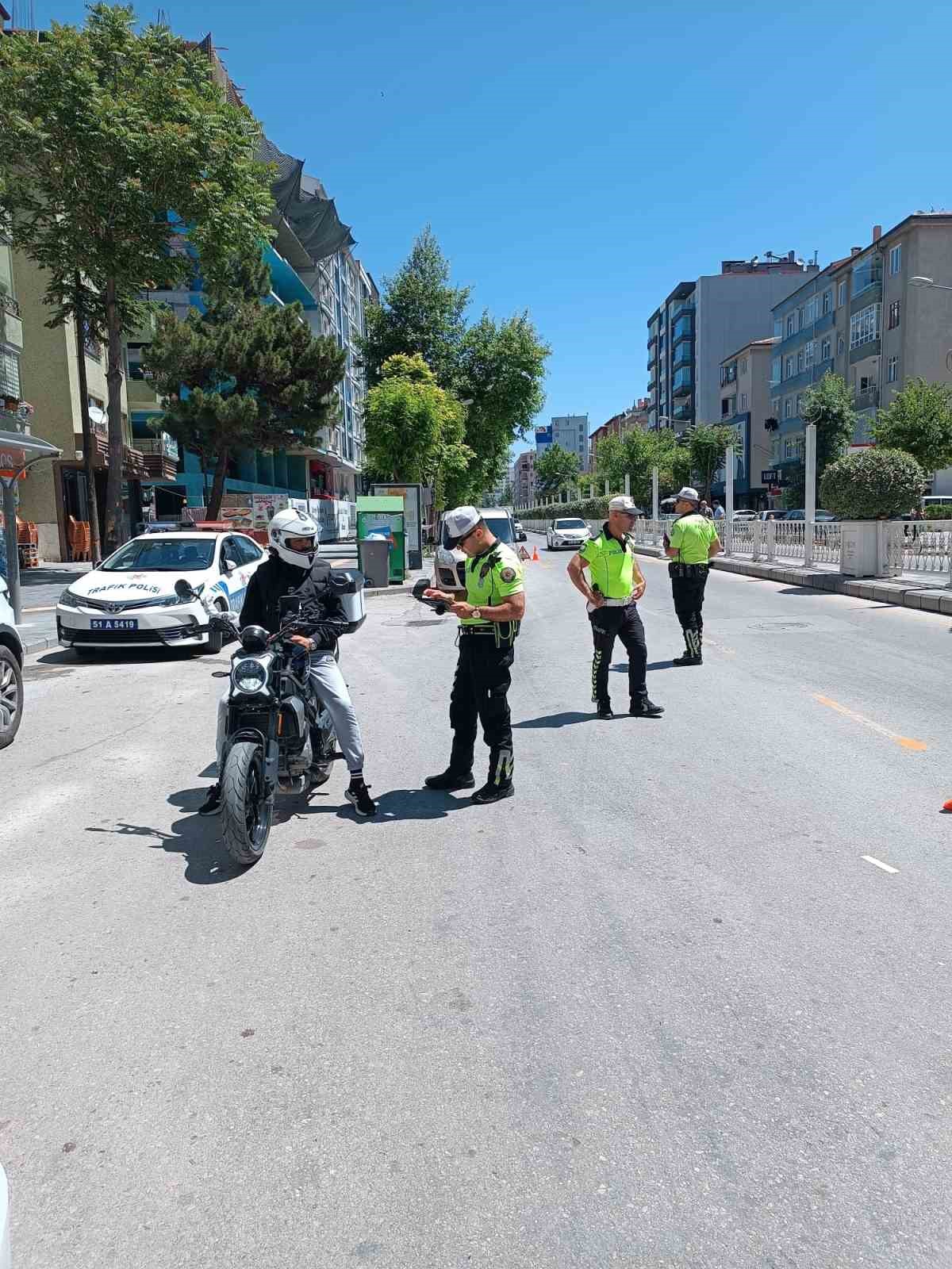 Niğde’de 103 motosiklet trafikten men edildi
