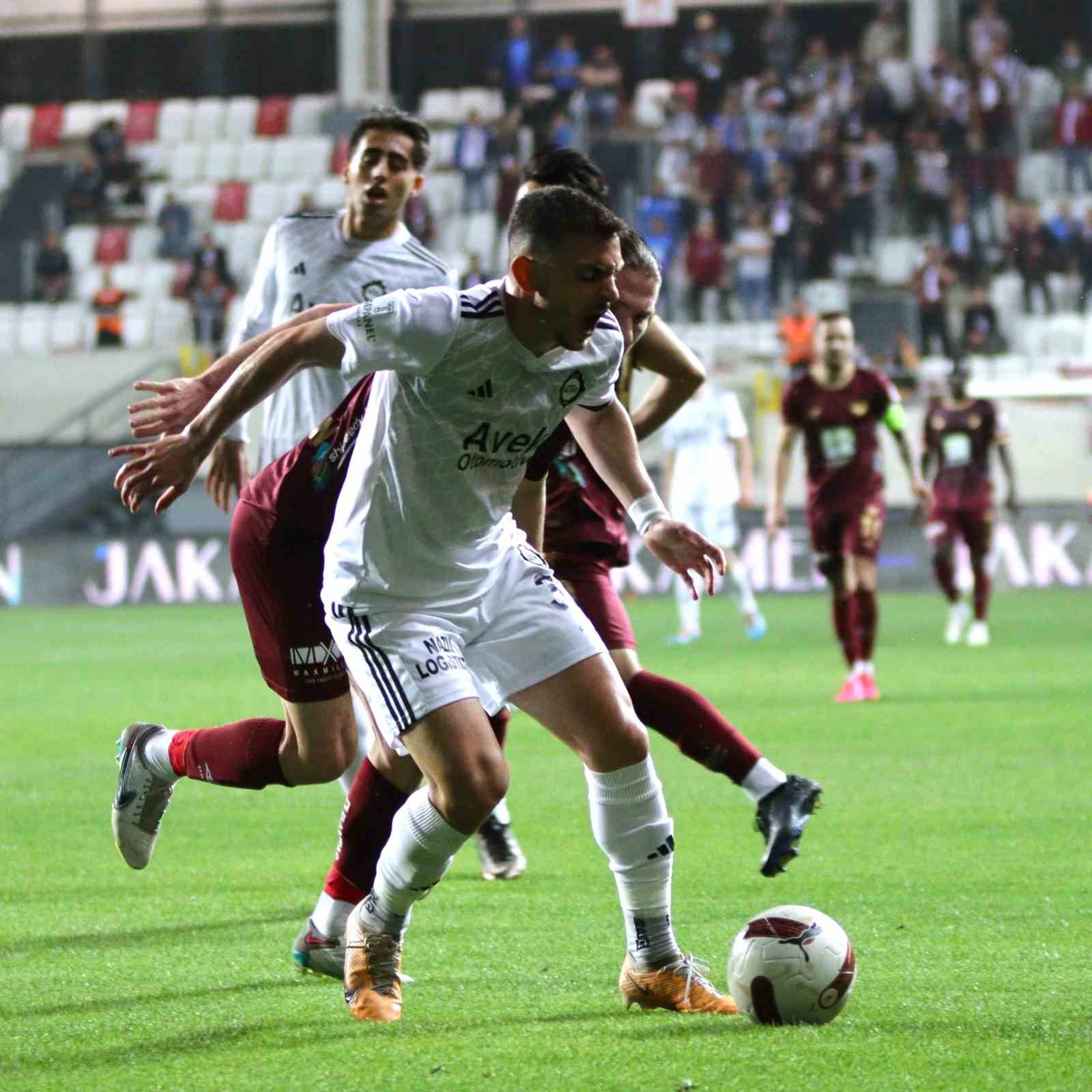 Altay’da Ozan ve Deniz’den sonra Caner de kalıyor
