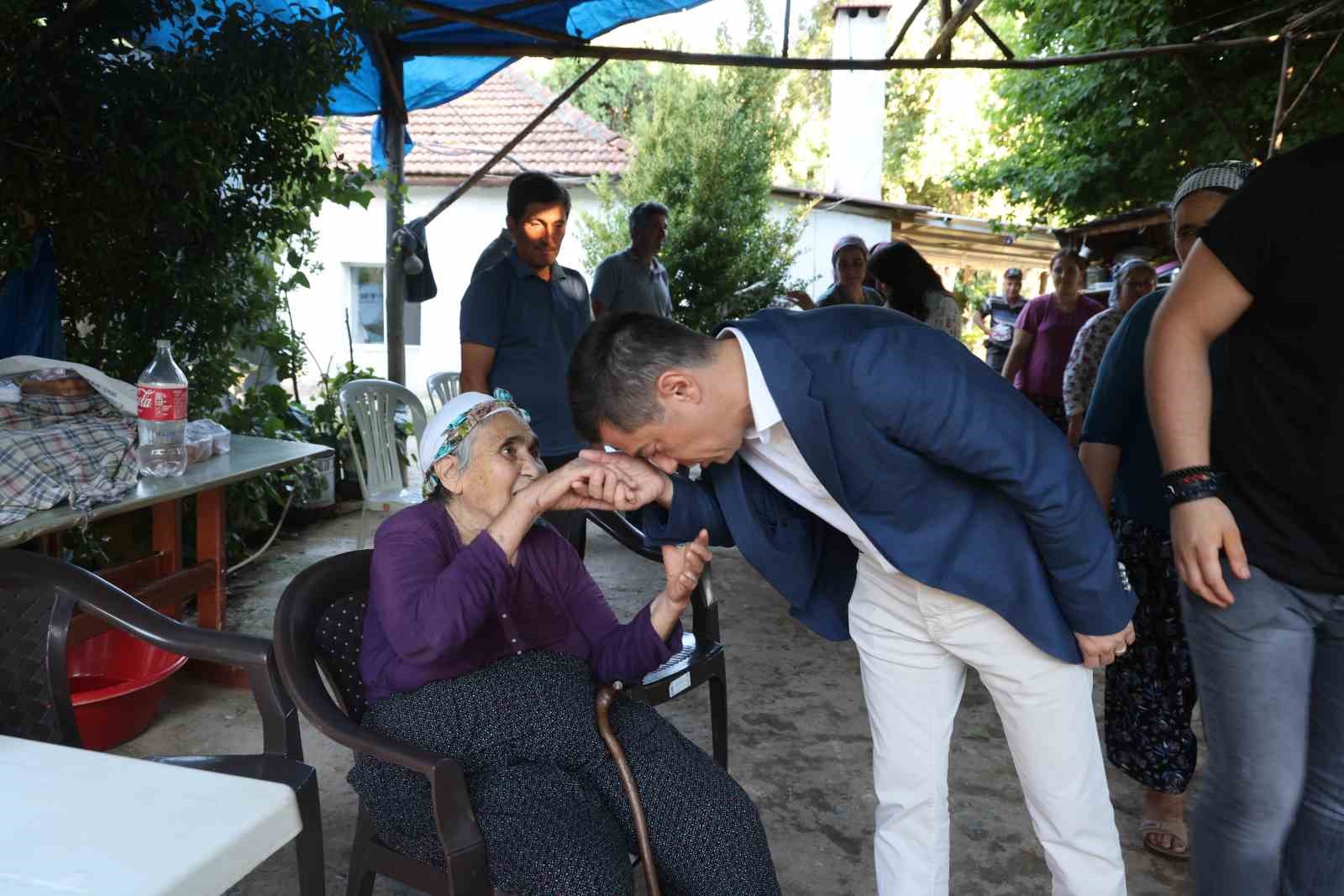 Başkan Ünlü, orman şehitlerinin aileleri ile görüştü
