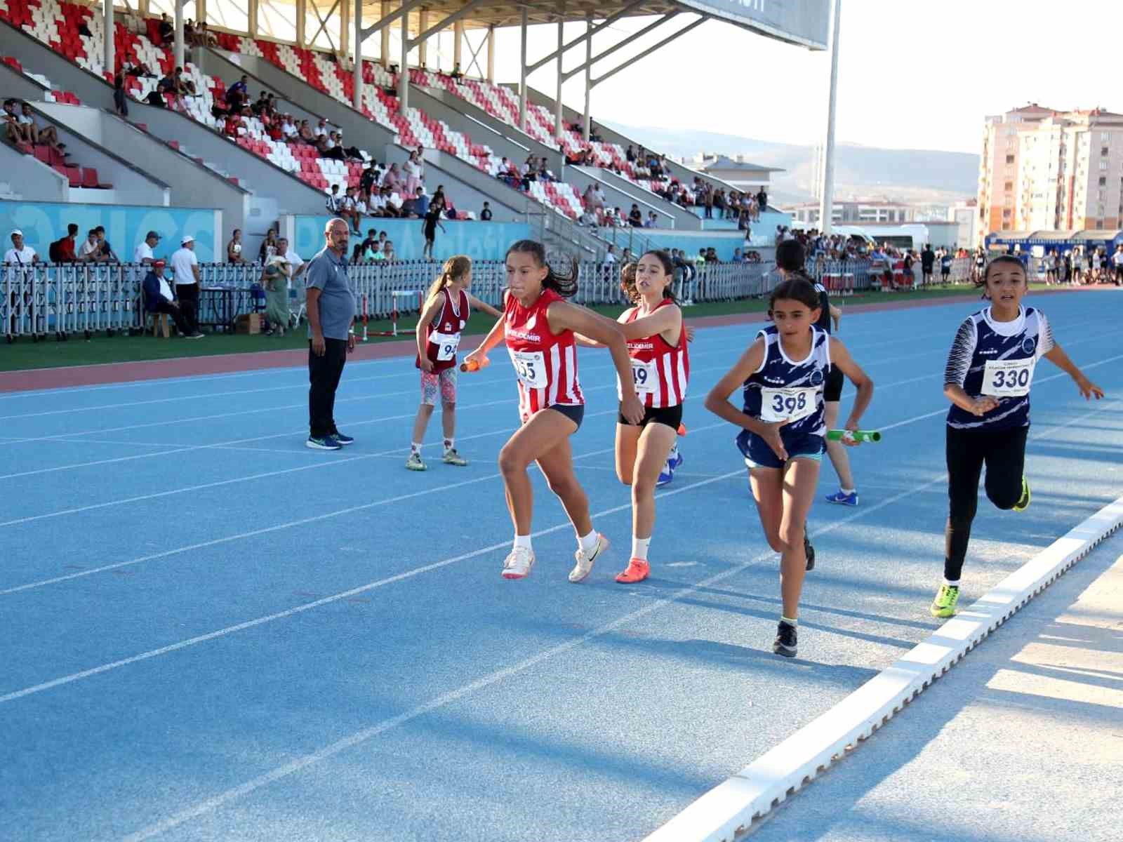 Antalyaspor Atletizm Takımı, Konya’da 10 madalya topladı
