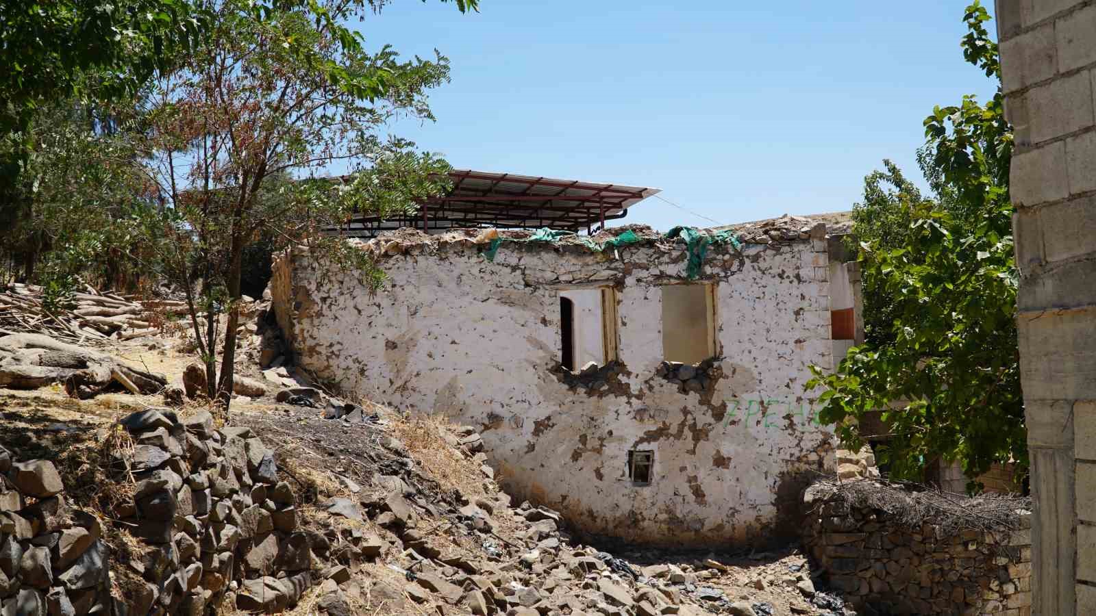 Mağdur depremzedenin imdadına Başkan Yılmaz yetişti
