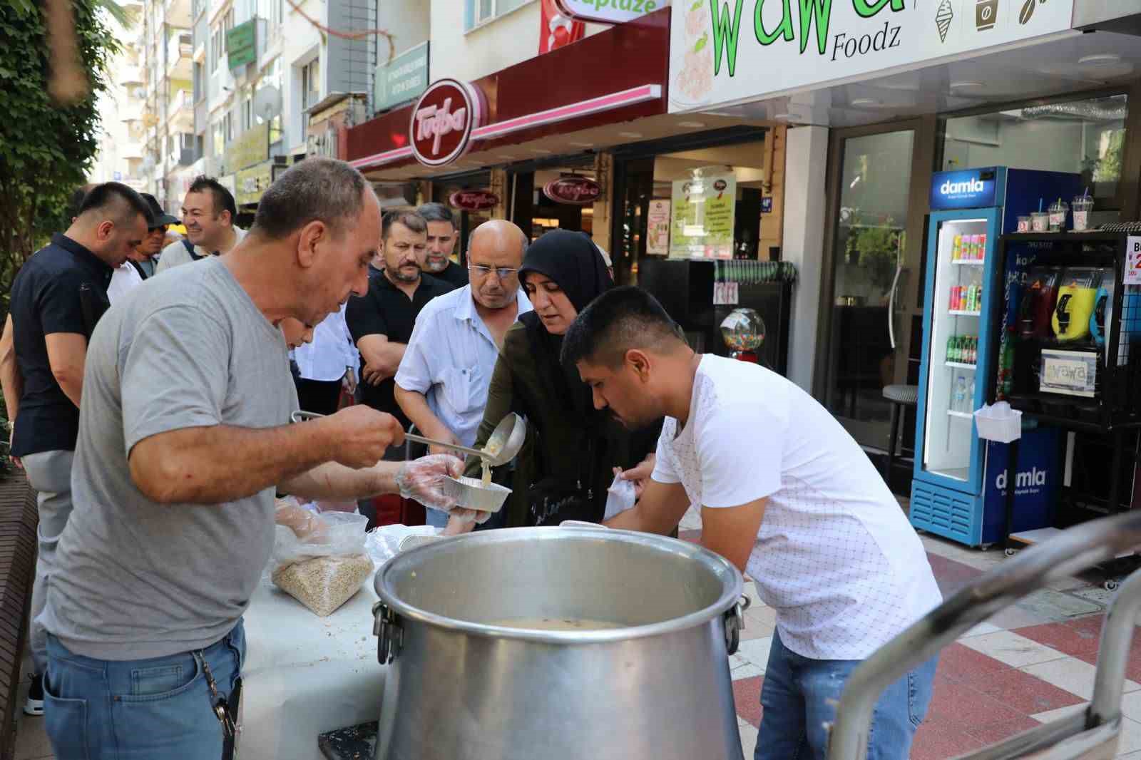 Altı Nokta Körler Derneği Aydın Şubesi’nden 500 kişilik aşure hayrı
