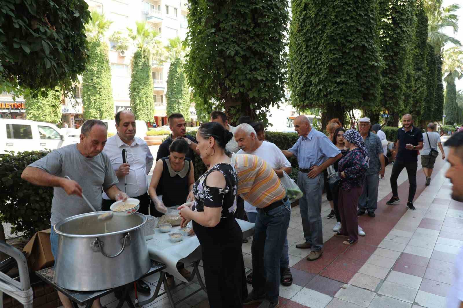 Altı Nokta Körler Derneği Aydın Şubesi’nden 500 kişilik aşure hayrı
