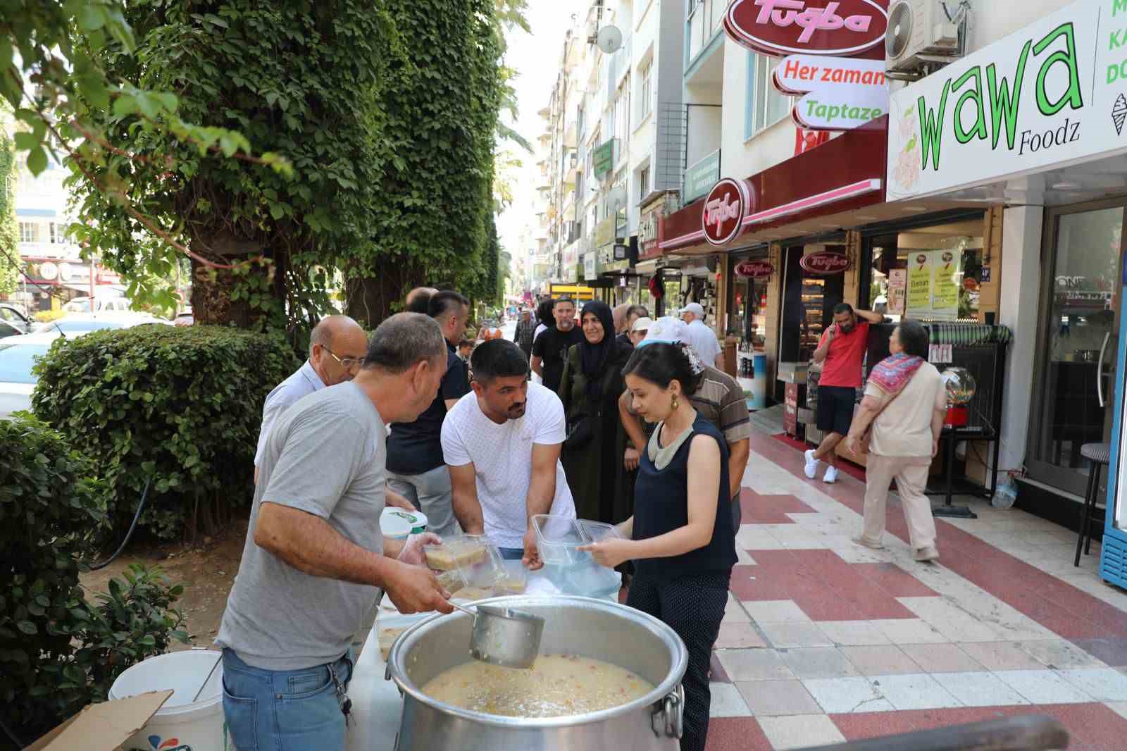 Altı Nokta Körler Derneği Aydın Şubesi’nden 500 kişilik aşure hayrı
