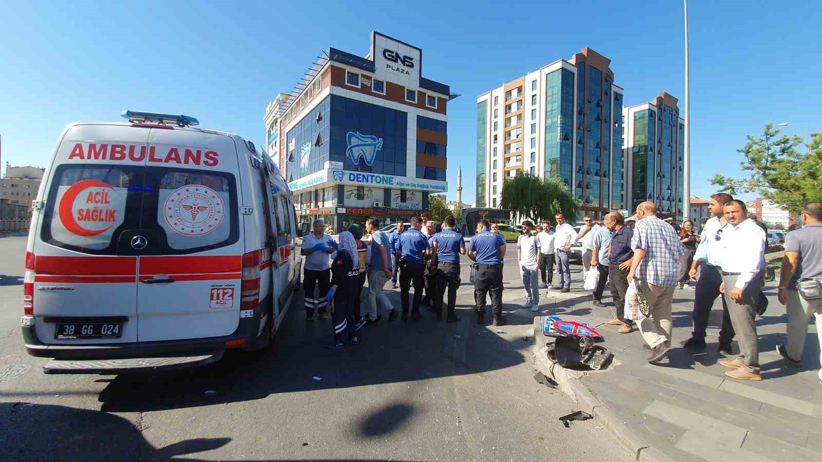 Freni patlayan halk otobüsü dehşet saçtı: 4 yaralı
