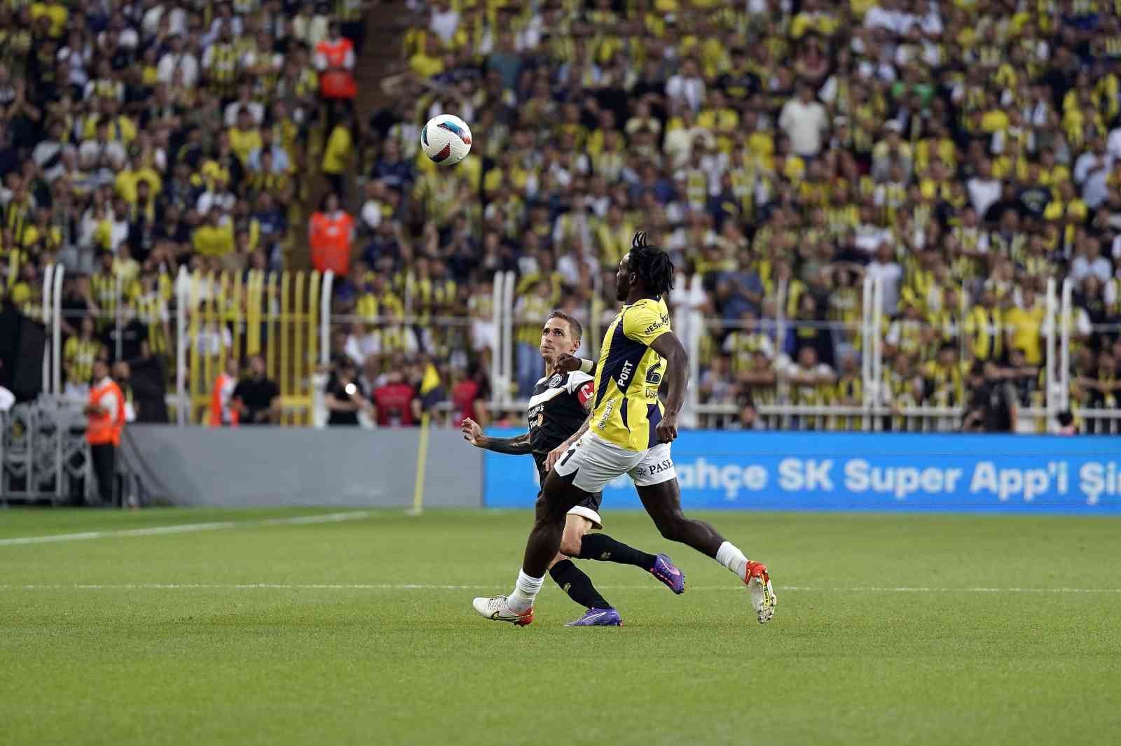 UEFA Şampiyonlar Ligi 2. Eleme Turu: Fenerbahçe: 0 - Lugano: 1 (Maç devam ediyor)
