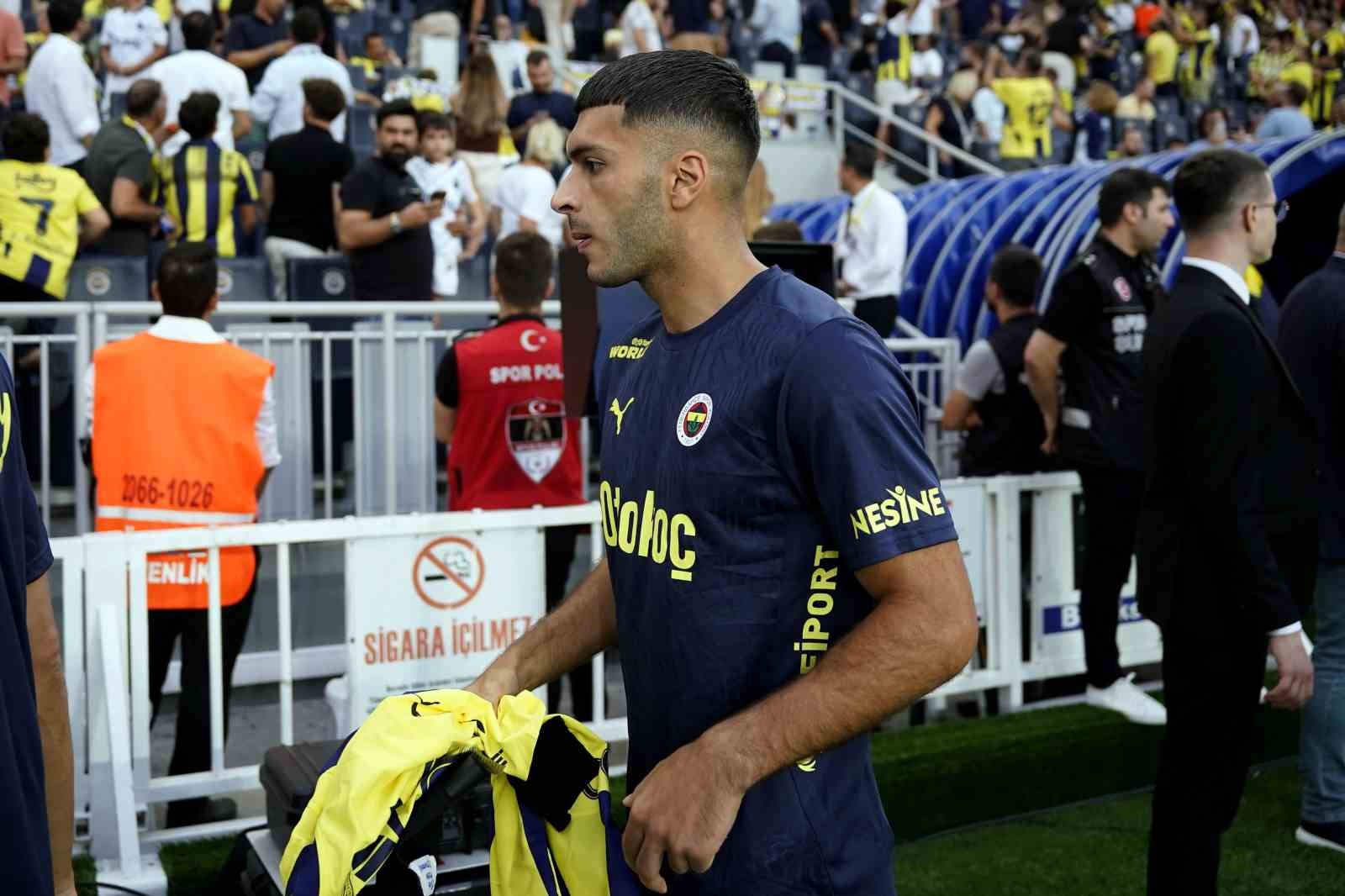 UEFA Şampiyonlar Ligi 2. Eleme Turu: Fenerbahçe: 0 - Lugano: 1 (Maç devam ediyor)
