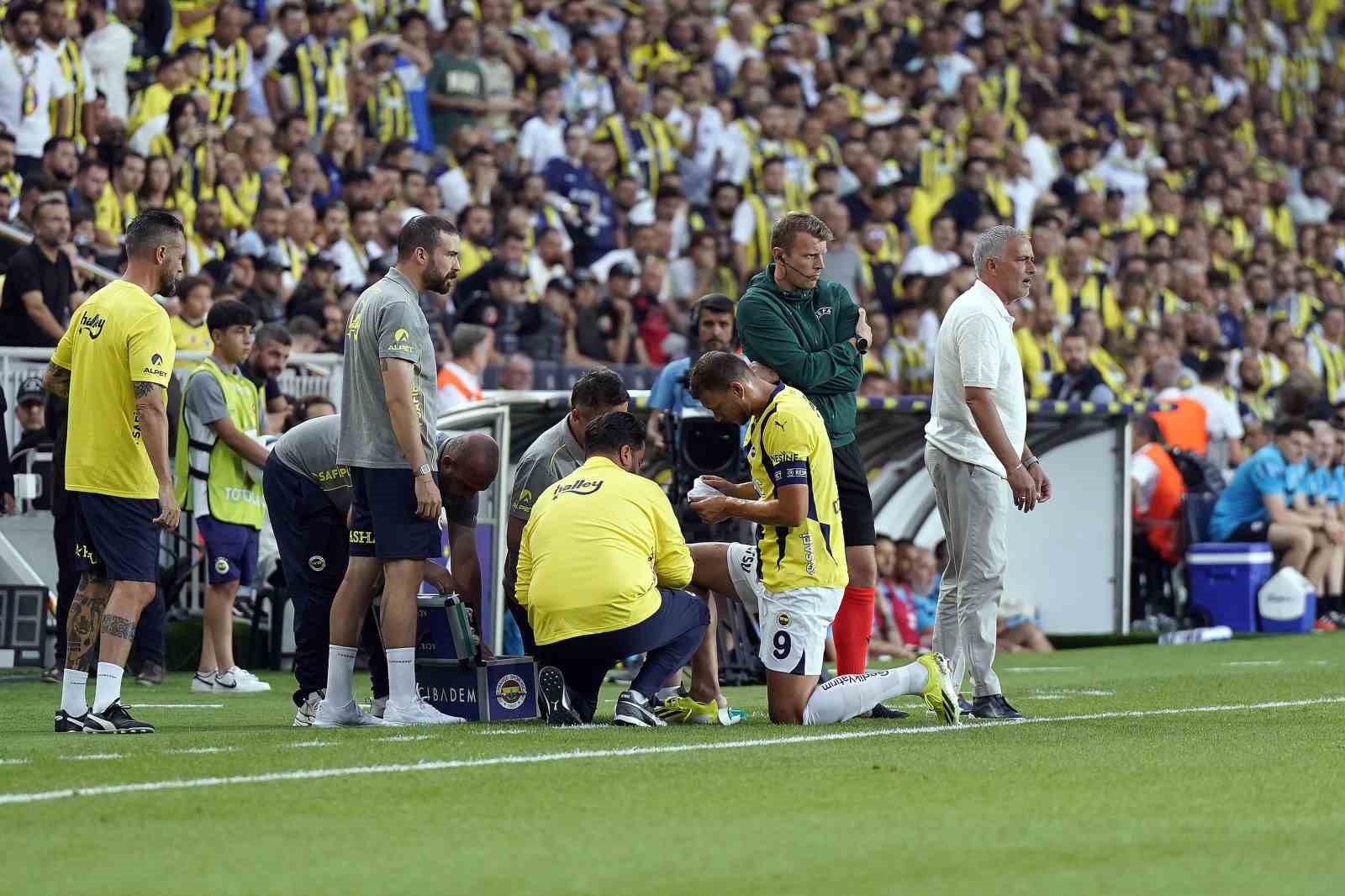 UEFA Şampiyonlar Ligi 2. Eleme Turu: Fenerbahçe: 0 - FC Lugano: 1 (İlk yarı)
