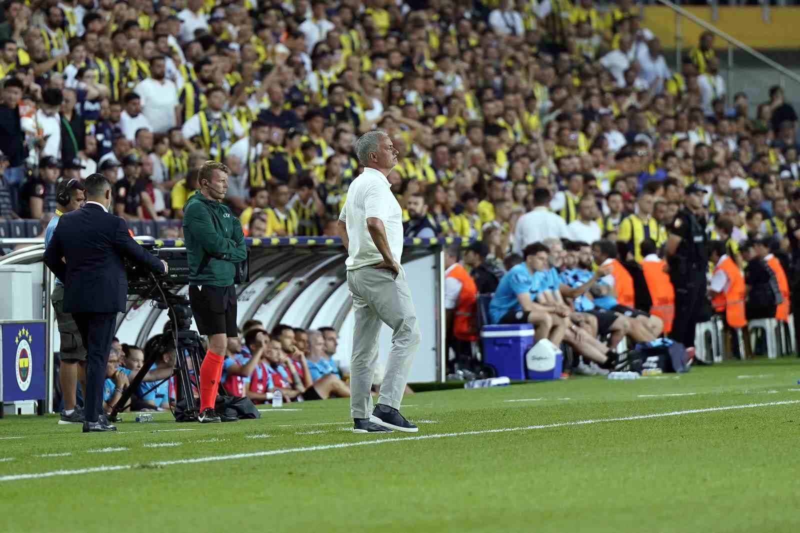 UEFA Şampiyonlar Ligi 2. Eleme Turu: Fenerbahçe: 0 - FC Lugano: 1 (İlk yarı)
