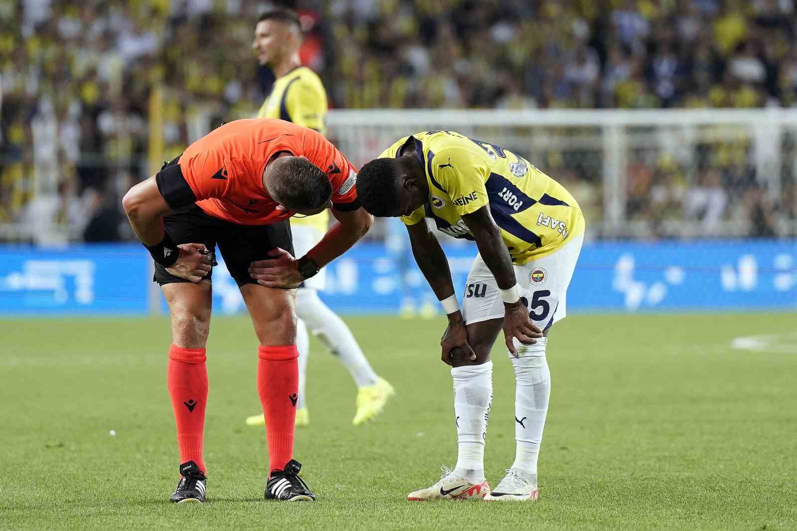 UEFA Şampiyonlar Ligi 2. Eleme Turu: Fenerbahçe: 0 - FC Lugano: 1 (İlk yarı)
