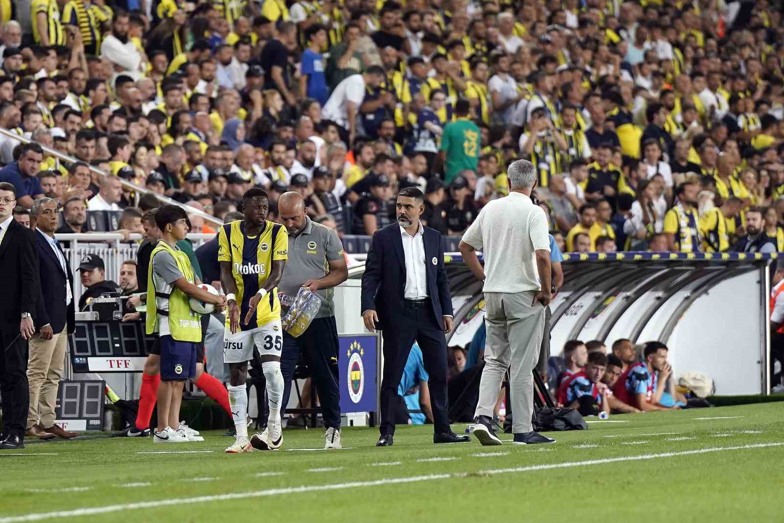 UEFA Şampiyonlar Ligi 2. Eleme Turu: Fenerbahçe: 0 - FC Lugano: 1 (İlk yarı)
