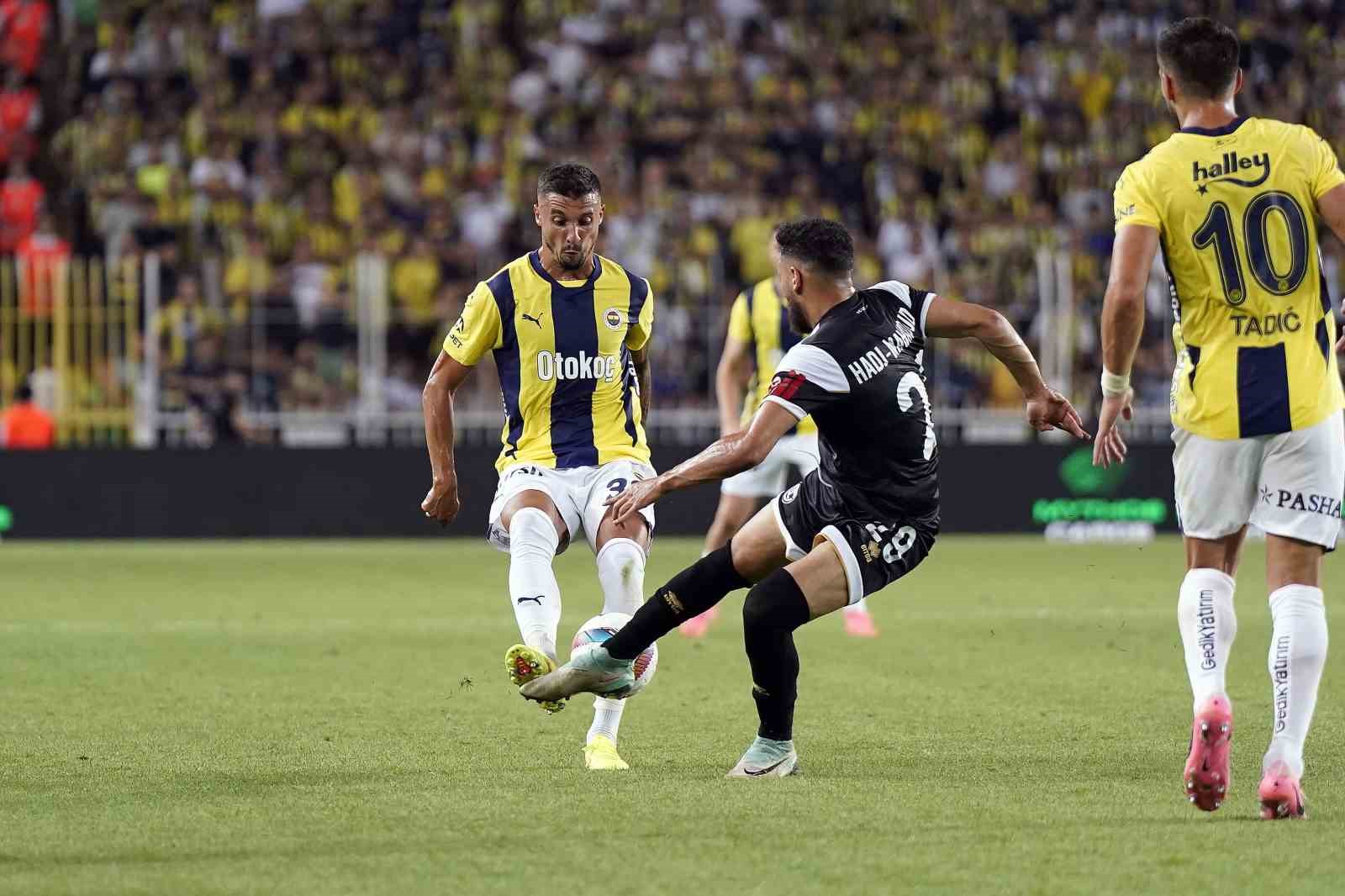 UEFA Şampiyonlar Ligi 2. Eleme Turu: Fenerbahçe: 0 - FC Lugano: 1 (İlk yarı)
